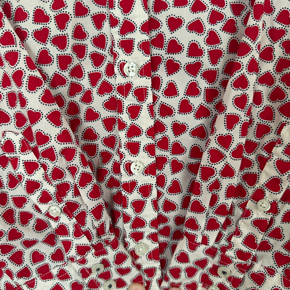 Talbots NWT Red White Heart Print Women’s Medium Petite Button Down Shirt - Picture 5 of 6